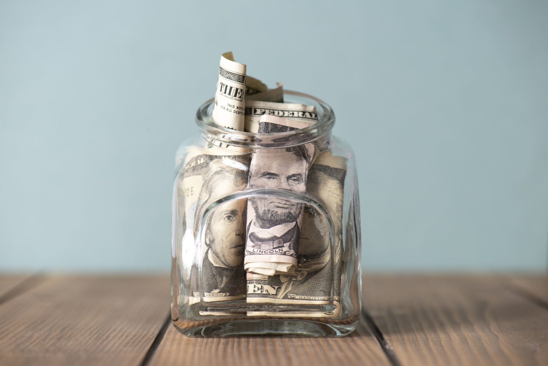 8 Reasons Entrepreneurs Start Ice and Water Vending Machine Businesses