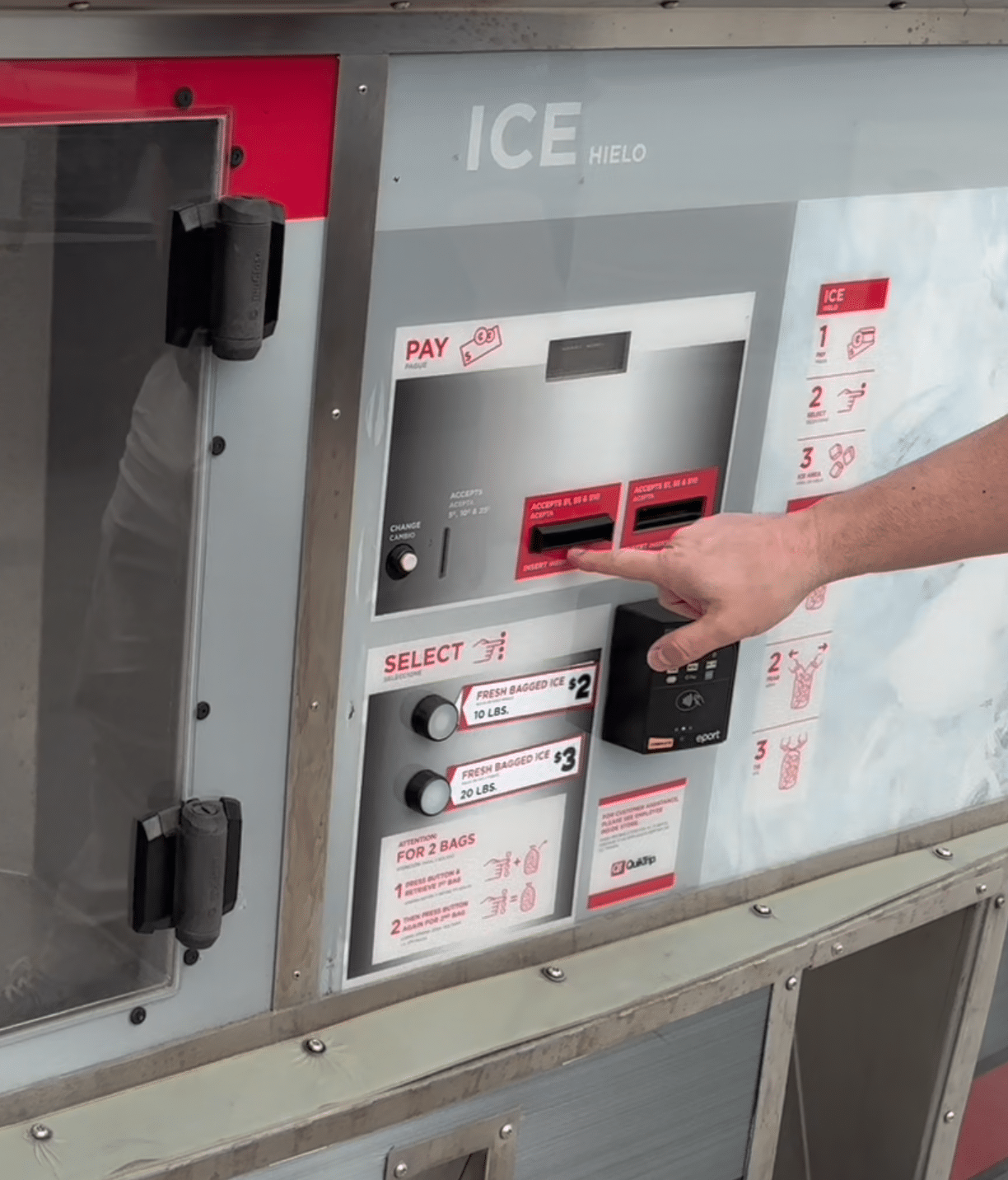 Equipment demonstration at an IHA machine